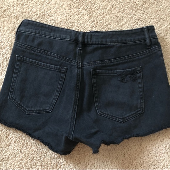 Black high rise jean shorts - Picture 2 of 4